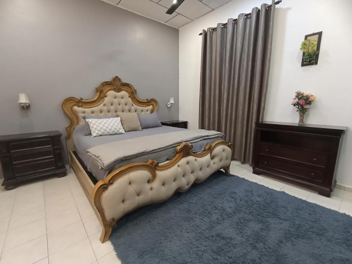 Basrie Villa "Mslim Only" - Mini Cinema , Private Pool , Wi-Fi , Netflix Muar Exterior foto